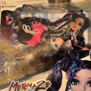 Mermaze Mermaid Winter Waves Nera Fashion Doll with Color Change *NEW*